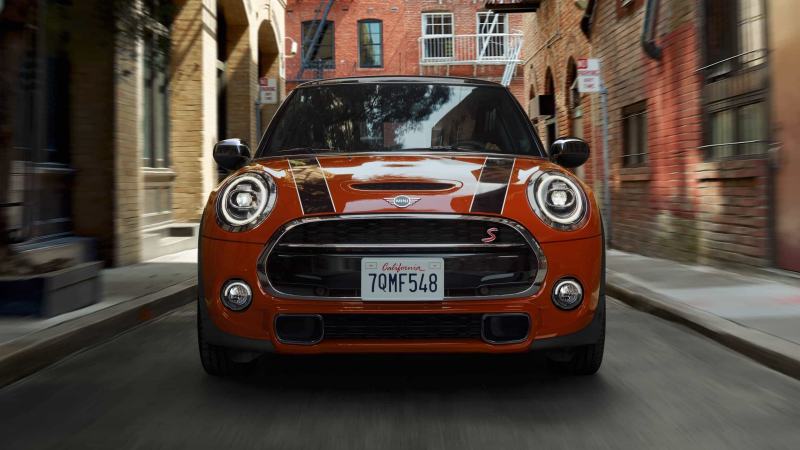 трехдверный MINI