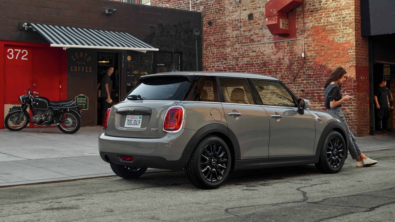 пятидверный MINI